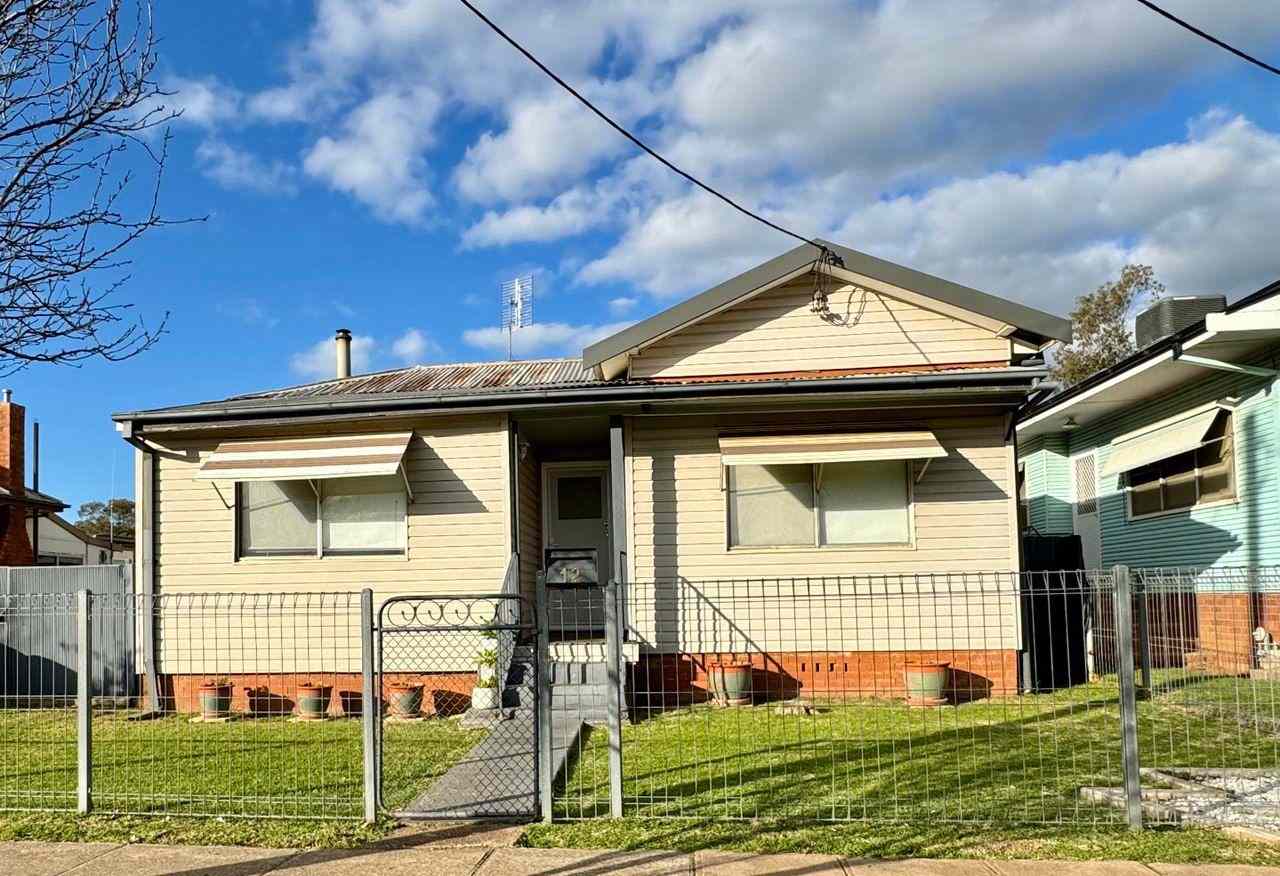 Home For Rent: NSW Parkes, NSW 2870 House | Prop-GPT the AI-Powered Property Portal