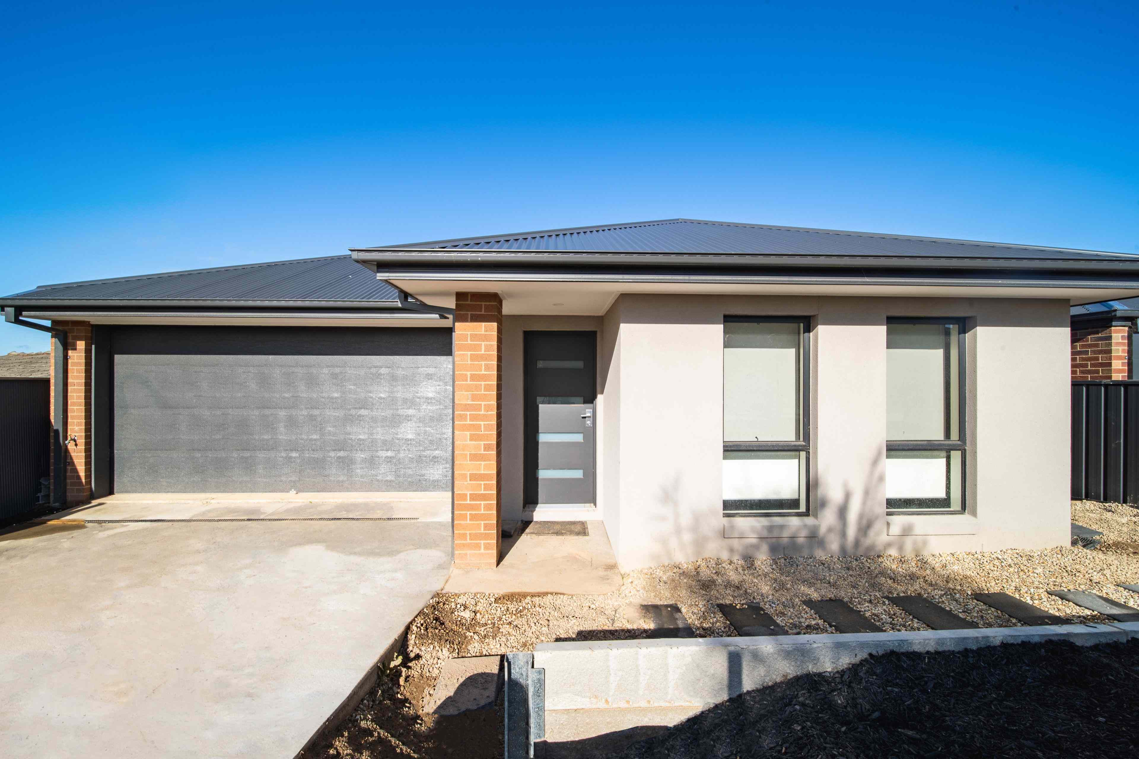Prop-GPT: House: VIC Golden Square, VIC 3555 Home For Rent