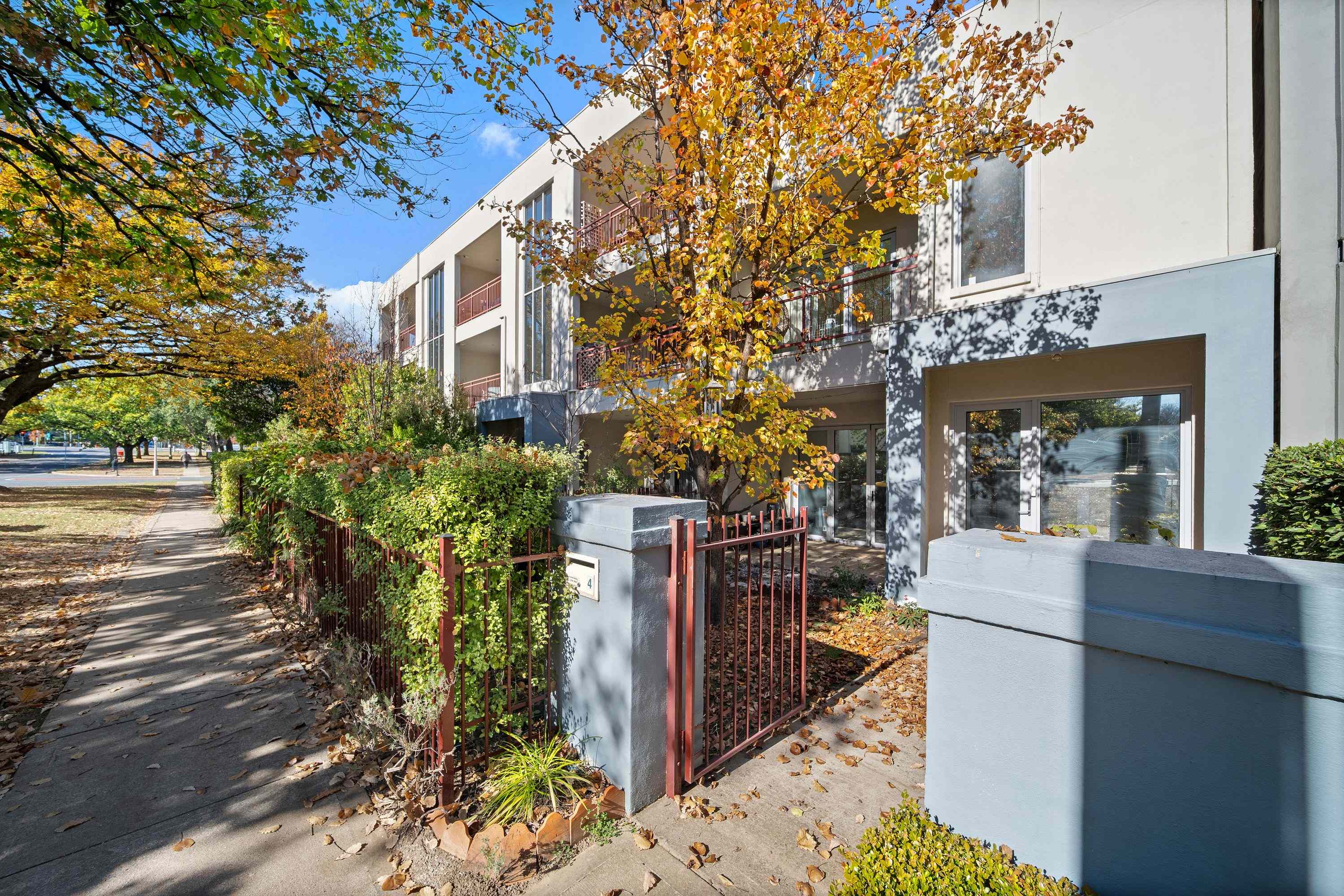 Prop-GPT: Townhouse: ACT Turner, ACT 2612 Home For Rent