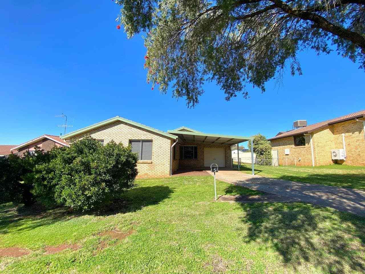 Home For Rent: NSW Parkes, NSW 2870 House | Prop-GPT the AI-Powered Property Portal