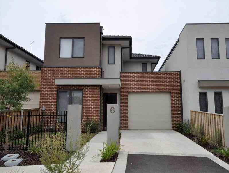 Prop-GPT: Townhouse: VIC Mooroolbark, VIC 3138 Home For Rent
