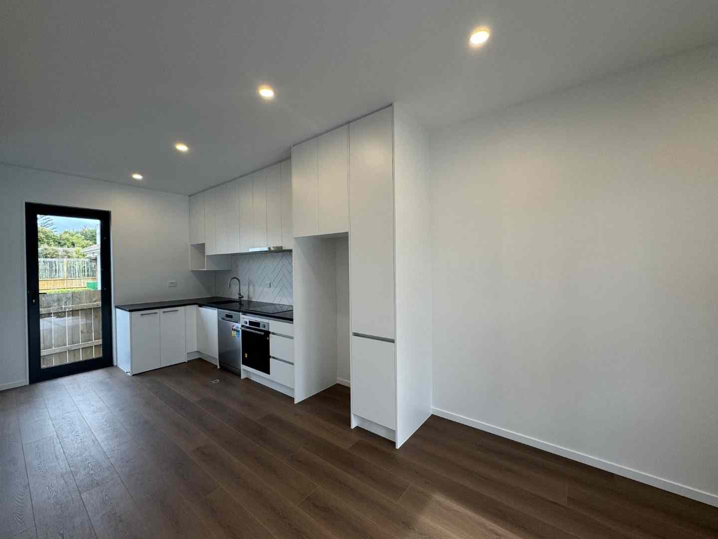 Prop-GPT: Townhouse: AUK OTAHUHU, Auckland, AUK 1062 Townhouse for Rent