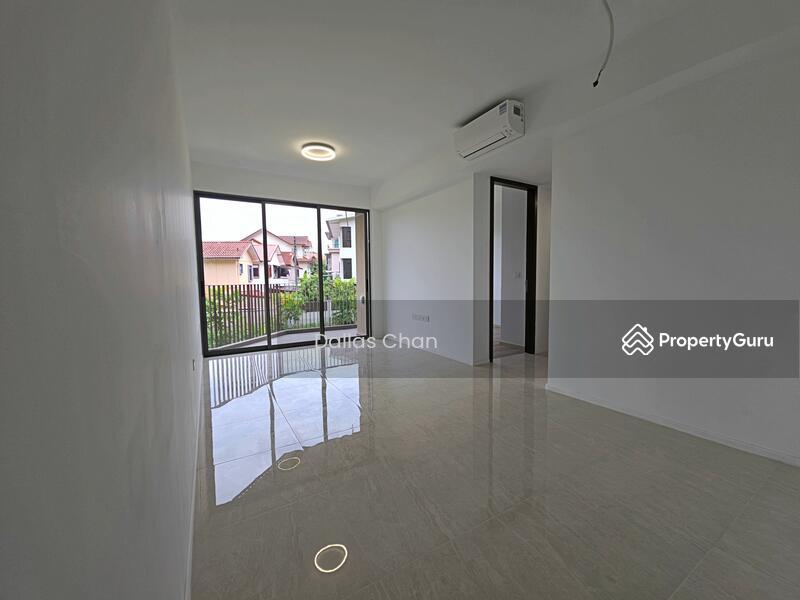 Prop-GPT: Condominium: D27 Yishun The Watergardens at Canberra