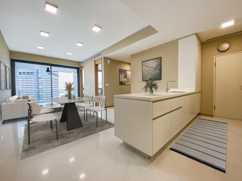 Prop-GPT: Condominium: D07  Concourse Skyline