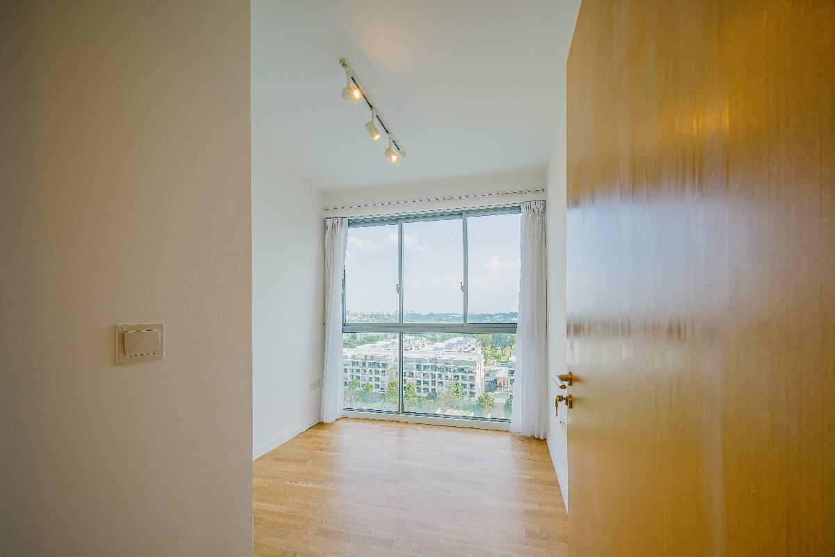 Condominium for Sale, Skies Miltonia Condominium For Sale, $2,360,000, 3 Bed 4 Bath 2,551 sqft $925.00 psf, SGD 2,360,000 | 99-year Leasehold