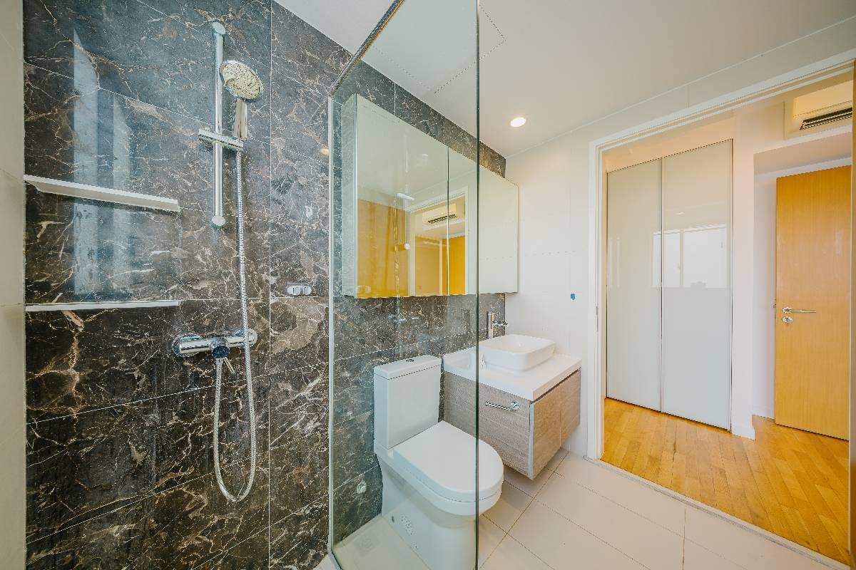 Condominium for Sale, Skies Miltonia Condominium For Sale, $2,360,000, 3 Bed 4 Bath 2,551 sqft $925.00 psf, SGD 2,360,000 | 99-year Leasehold