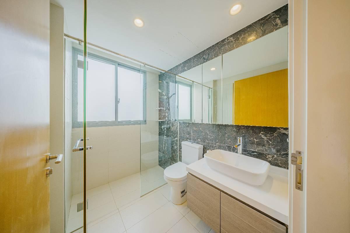 Condominium for Sale, Skies Miltonia Condominium For Sale, $2,360,000, 3 Bed 4 Bath 2,551 sqft $925.00 psf, SGD 2,360,000 | 99-year Leasehold