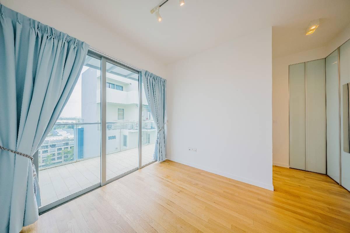 Condominium for Sale, Skies Miltonia Condominium For Sale, $2,360,000, 3 Bed 4 Bath 2,551 sqft $925.00 psf, SGD 2,360,000 | 99-year Leasehold