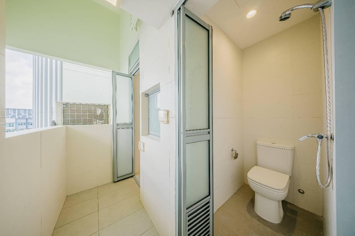 Condominium for Sale, Skies Miltonia Condominium For Sale, $2,360,000, 3 Bed 4 Bath 2,551 sqft $925.00 psf, SGD 2,360,000 | 99-year Leasehold