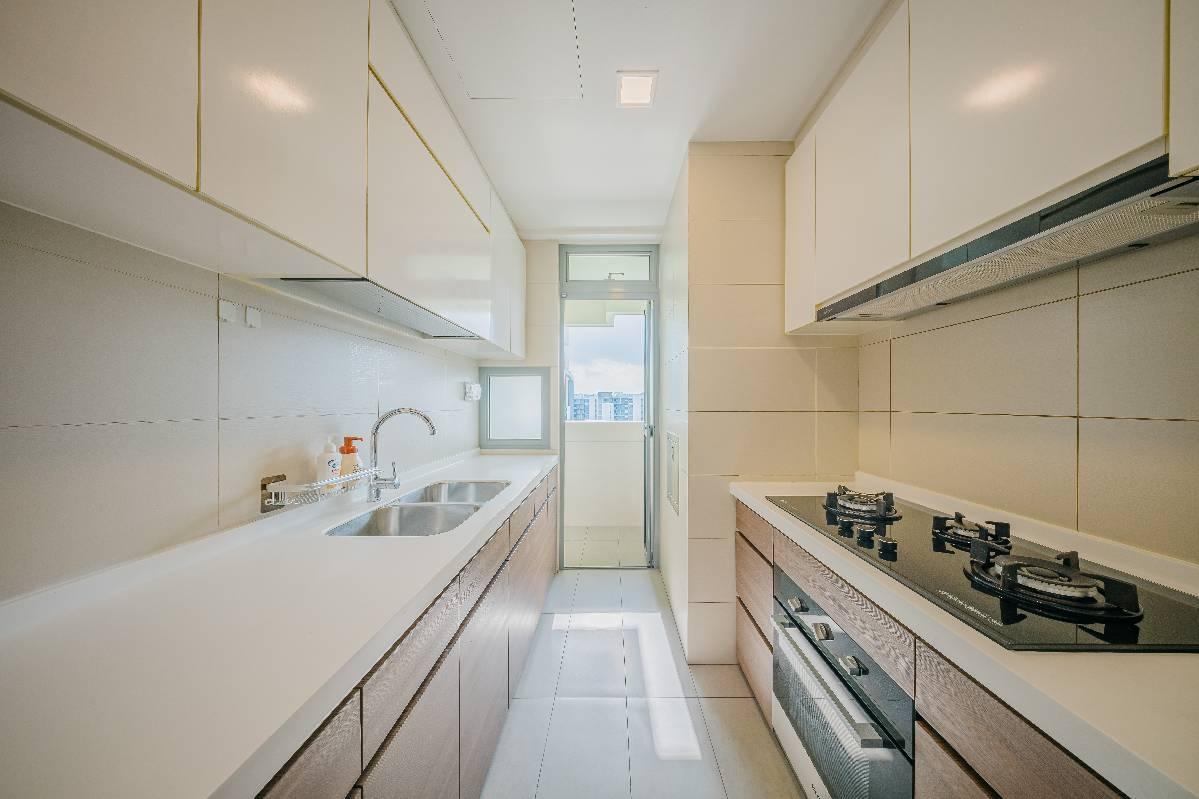 Condominium for Sale, Skies Miltonia Condominium For Sale, $2,360,000, 3 Bed 4 Bath 2,551 sqft $925.00 psf, SGD 2,360,000 | 99-year Leasehold