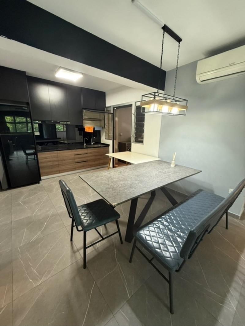 HDB Apartment for Sale, 439A West Edge @ Bukit Batok HDB Apartment For Sale, $680,000, 3 Bed 2 Bath 1,001 sqft $679.00 psf, SGD 680,000 | 99-year Leasehold