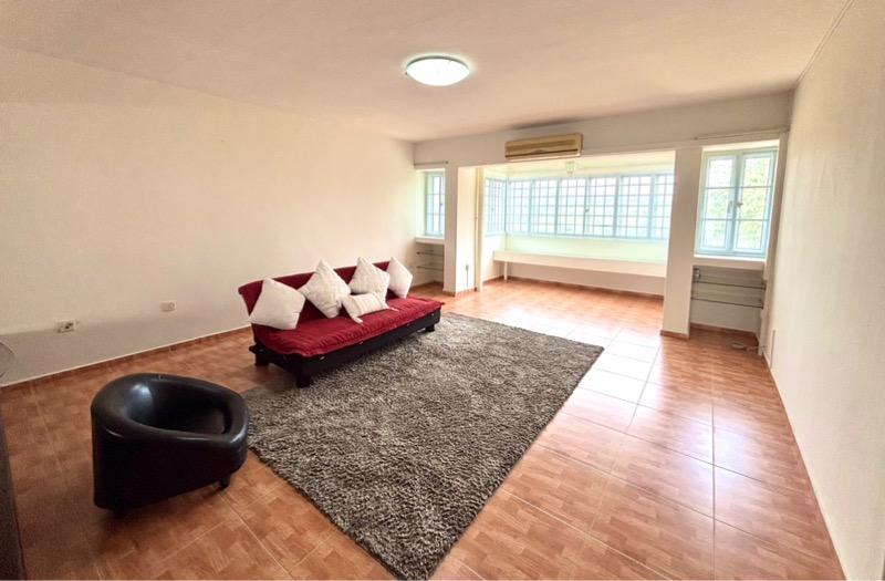 Prop-GPT: Condominium: D21  Pine Grove