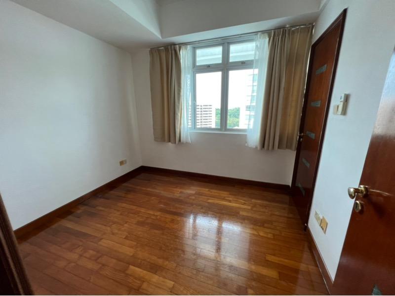 Apartment for Sale, The Sierra Apartment For Sale, $2,500,000, 3 Bed 3 Bath 1,206 sqft $2,073.00 psf, SGD 2,500,000 | 999-year Leasehold