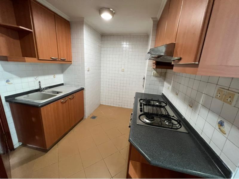 Apartment for Sale, The Sierra Apartment For Sale, $2,500,000, 3 Bed 3 Bath 1,206 sqft $2,073.00 psf, SGD 2,500,000 | 999-year Leasehold