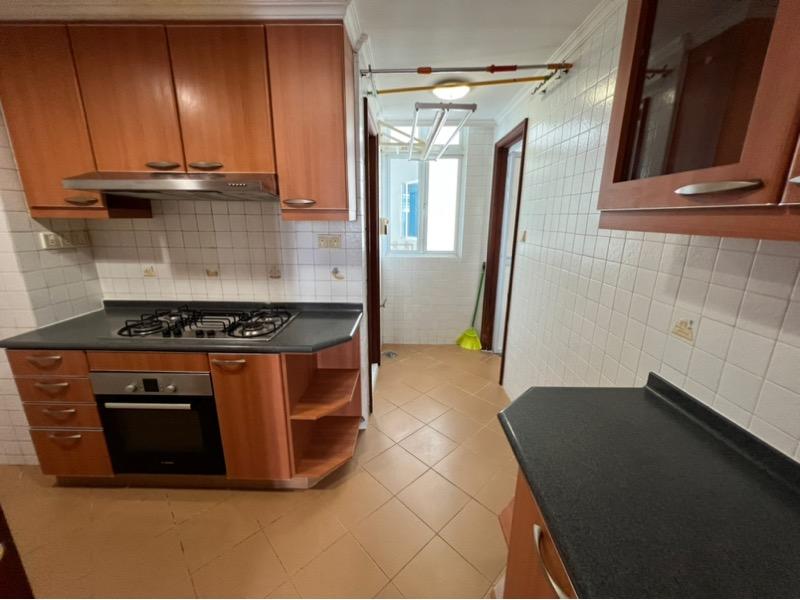 Apartment for Sale, The Sierra Apartment For Sale, $2,500,000, 3 Bed 3 Bath 1,206 sqft $2,073.00 psf, SGD 2,500,000 | 999-year Leasehold