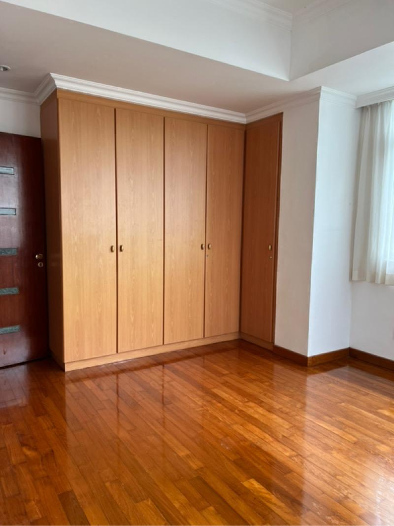 Apartment for Sale, The Sierra Apartment For Sale, $2,500,000, 3 Bed 3 Bath 1,206 sqft $2,073.00 psf, SGD 2,500,000 | 999-year Leasehold