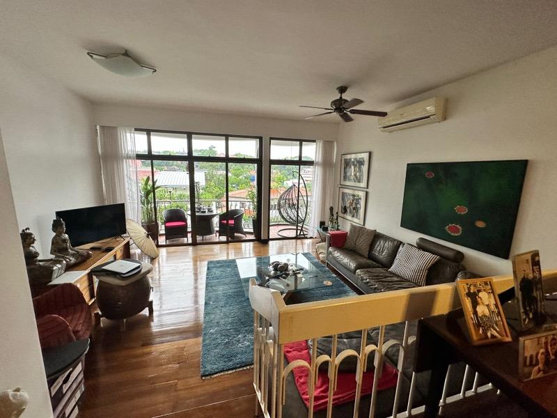 Prop-GPT: Condominium: D10  Charming Garden