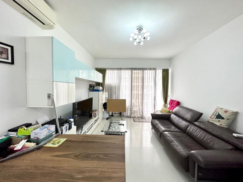 Prop-GPT: Condominium: D16  Waterfront Gold