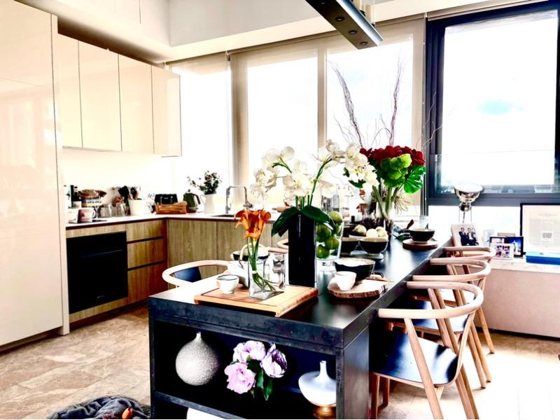Condominium for Sale, OUE Twin Peaks Condominium For Sale, $4,700,000, 3 Bed 4 Bath 1,603 sqft $2,932.00 psf, SGD 4,700,000