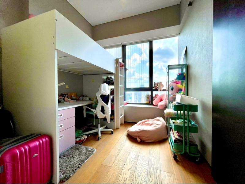 Condominium for Sale, OUE Twin Peaks Condominium For Sale, $4,700,000, 3 Bed 4 Bath 1,603 sqft $2,932.00 psf, SGD 4,700,000
