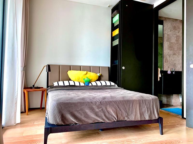 Condominium for Sale, Oue Twin Peaks Condominium For Sale, $1,590,000, 1 Bed 1 Bath 549 sqft $2,896.00 psf, SGD 1,590,000