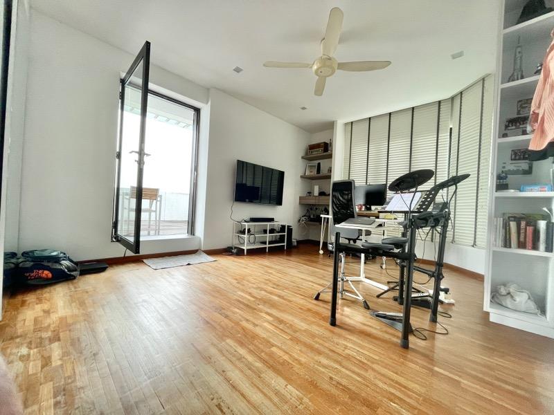 Condominium for Sale, Flame Tree Park Condominium For Sale, $4,000,000, 3 Bed 2 Bath 2,164 sqft $1,848.00 psf, SGD 4,000,000 | Freehold