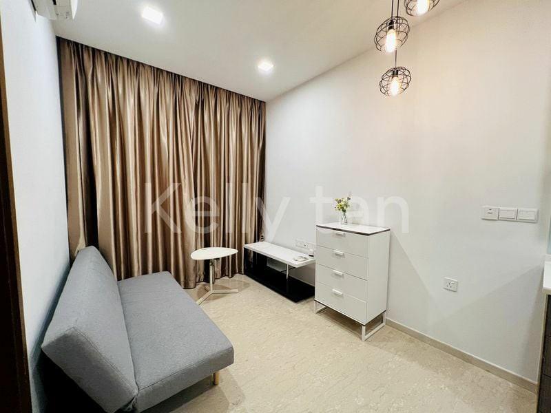 Prop-GPT: Condominium: D21  The Hillford