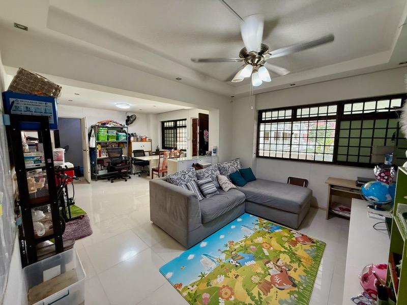 Prop-GPT: HDB Apartment: D12 Toa Payoh 122 Lorong 2 Toa Payoh