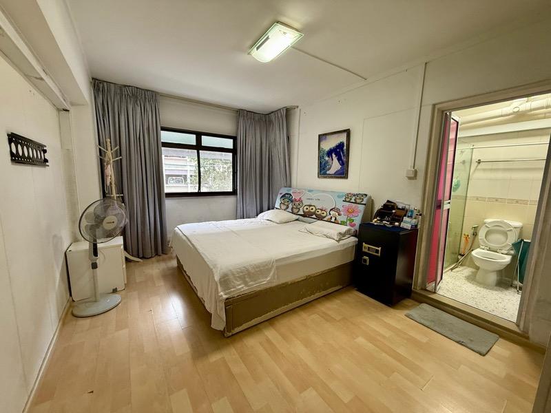 HDB Apartment for Sale, 122 Lorong 2 Toa Payoh HDB Apartment For Sale, $820,000, 3 Bed 2 Bath 1,076 sqft $762.00 psf, SGD 820,000 | 99-year Leasehold