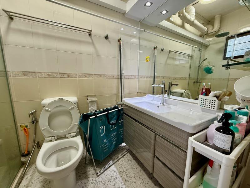 HDB Apartment for Sale, 122 Lorong 2 Toa Payoh HDB Apartment For Sale, $820,000, 3 Bed 2 Bath 1,076 sqft $762.00 psf, SGD 820,000 | 99-year Leasehold