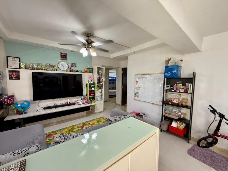 HDB Apartment for Sale, 122 Lorong 2 Toa Payoh HDB Apartment For Sale, $820,000, 3 Bed 2 Bath 1,076 sqft $762.00 psf, SGD 820,000 | 99-year Leasehold