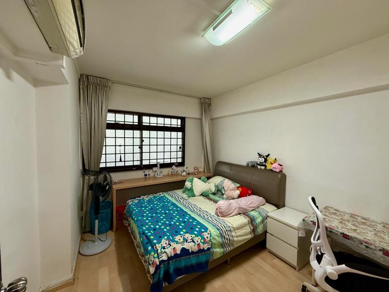 HDB Apartment for Sale, 122 Lorong 2 Toa Payoh HDB Apartment For Sale, $820,000, 3 Bed 2 Bath 1,076 sqft $762.00 psf, SGD 820,000 | 99-year Leasehold