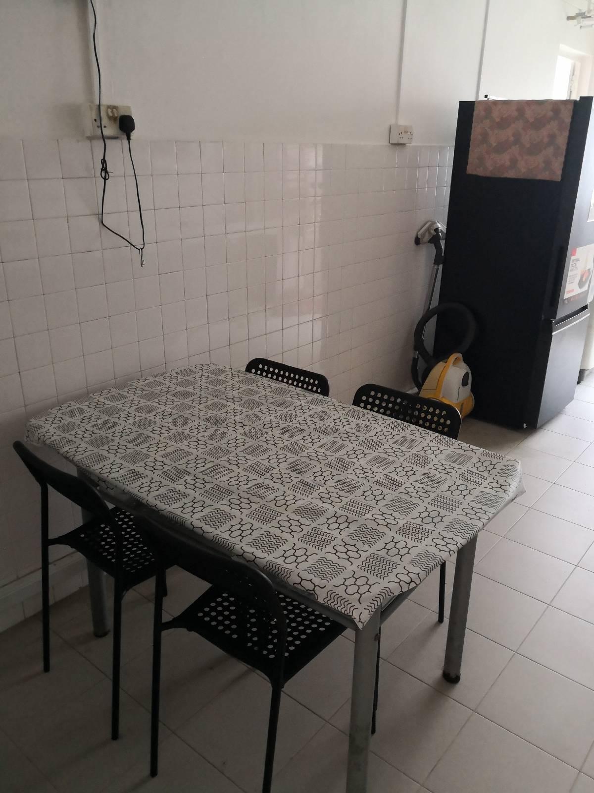 HDB Apartment for Sale, 704 Yishun Avenue 5 HDB Apartment For Sale, $450,000, 2 Bed 2 Bath 732 sqft $615.00 psf, SGD 450,000 | 99-year Leasehold