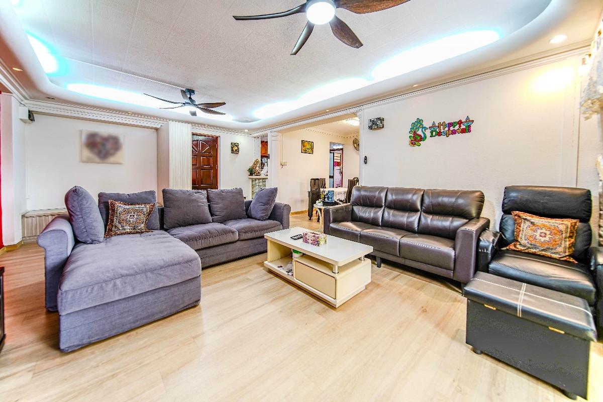 Prop-GPT: HDB Apartment: D16  633 Bedok Reservoir Road