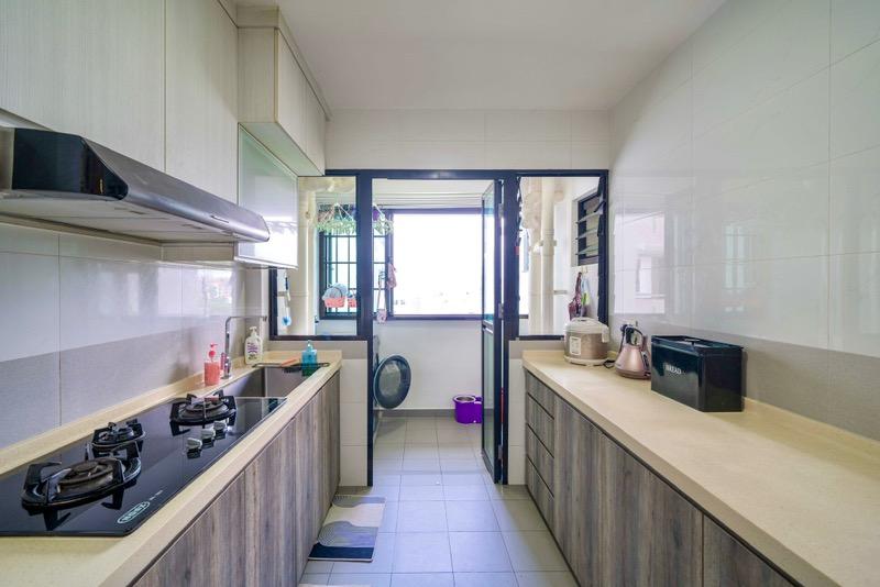 HDB Apartment for Sale, 278B Compassvale Bow HDB Apartment For Sale, $900,000, 3 Bed 2 Bath 990 sqft $909.00 psf, SGD 900,000 | 99-year Leasehold