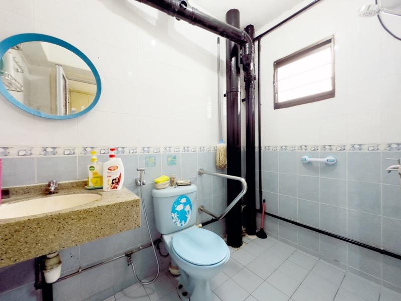 HDB Apartment for Sale, 308 Canberra Road HDB Apartment For Sale, $620,000, 4 Bed 2 Bath 1,323 sqft $469.00 psf, SGD 620,000 | 99-year Leasehold