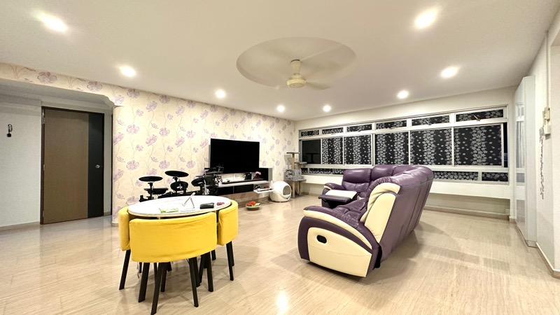 Prop-GPT: HDB Apartment: D18 Pasir Ris 234 Pasir Ris Drive 4