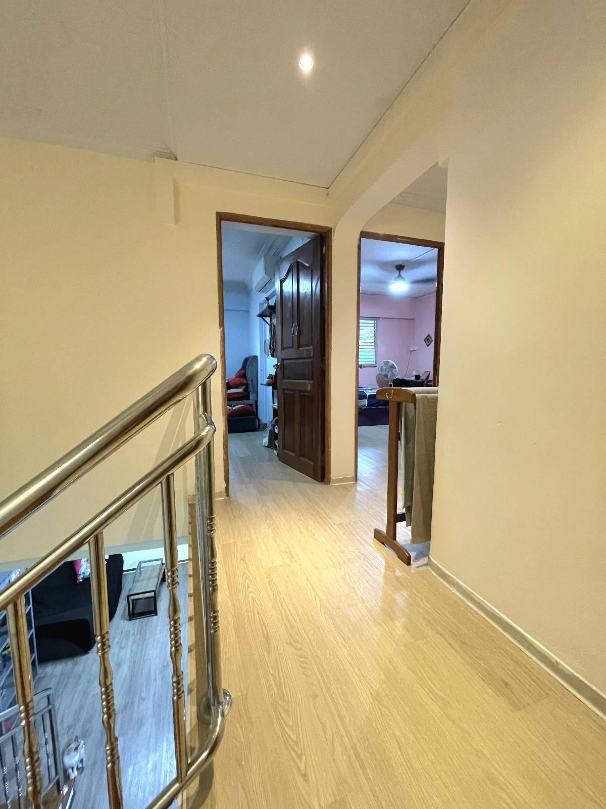 HDB Apartment for Sale, 542 Bukit Batok Street 52 HDB Apartment For Sale, $820,000, 4 Bed 3 Bath 1,572 sqft $522.00 psf, SGD 820,000 | 99-year Leasehold