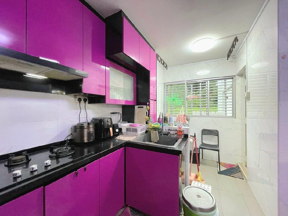 HDB Apartment for Sale, 542 Bukit Batok Street 52 HDB Apartment For Sale, $820,000, 4 Bed 3 Bath 1,572 sqft $522.00 psf, SGD 820,000 | 99-year Leasehold