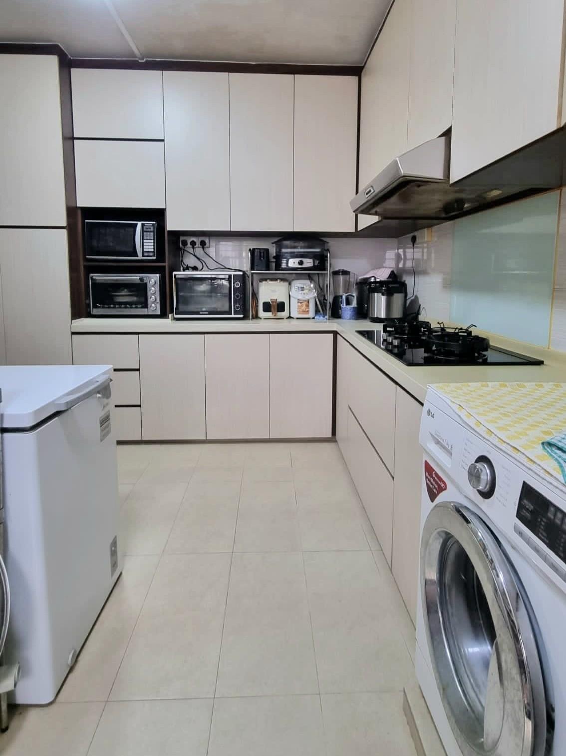 HDB Apartment for Sale, 337 Jurong East Avenue 1 HDB Apartment For Sale, $780,000, 3 Bed 3 Bath 1,582 sqft $493.00 psf, SGD 780,000 | 99-year Leasehold