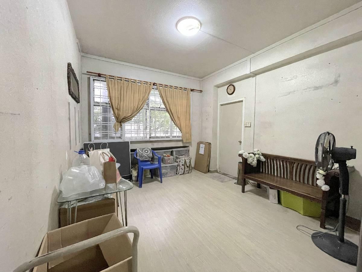 HDB Apartment for Sale, 650 Jalan Tenaga HDB Apartment For Sale, $700,000, 3 Bed 2 Bath 1,152 sqft $608.00 psf, SGD 700,000 | 99-year Leasehold