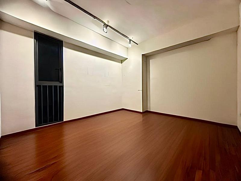 HDB Apartment for Sale, Pinnacle @ Duxton HDB Apartment For Sale, $1,600,000, 3 Bed 2 Bath 1,130 sqft $1,416.00 psf, SGD 1,600,000 | 99-year Leasehold