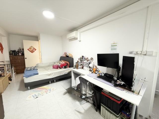 HDB Apartment for Sale. 