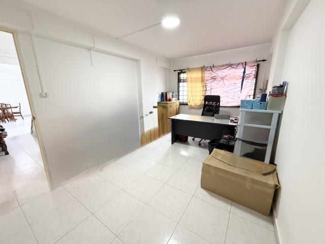 HDB Apartment for Sale. 