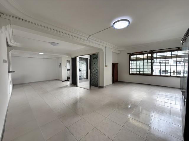 HDB Apartment for Sale. 