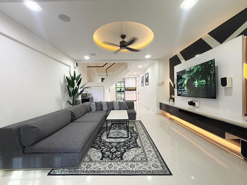 Prop-GPT: HDB Apartment: D22  340 Jurong East Avenue 1