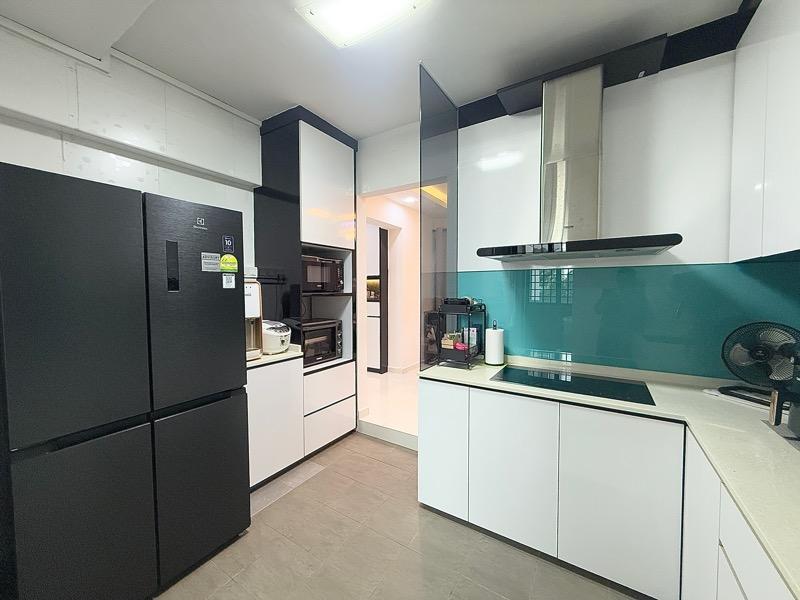HDB Apartment for Sale, 340 Jurong East Avenue 1 HDB Apartment For Sale, $858,000, 3 Bed 3 Bath 1,506 sqft $570.00 psf, SGD 858,000 | 99-year Leasehold