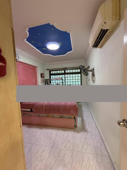 HDB Apartment for Sale, 170 Gangsa Road HDB Apartment For Sale, $700,000, 3 Bed 2 Bath 1,087 sqft $644.00 psf, SGD 700,000 | 99-year Leasehold