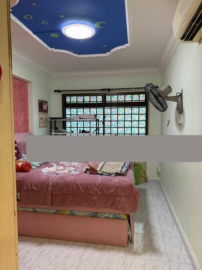HDB Apartment for Sale, 170 Gangsa Road HDB Apartment For Sale, $700,000, 3 Bed 2 Bath 1,087 sqft $644.00 psf, SGD 700,000 | 99-year Leasehold