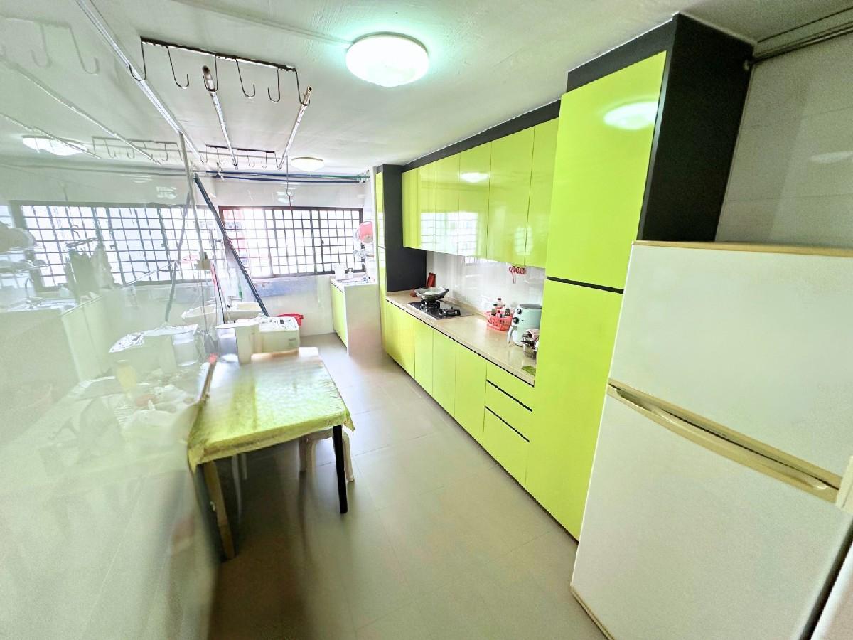 HDB Apartment for Sale, 252 Hougang Avenue 3 HDB Apartment For Sale, $599,999, 3 Bed 2 Bath 1,001 sqft $599.00 psf, SGD 599,999 | 99-year Leasehold